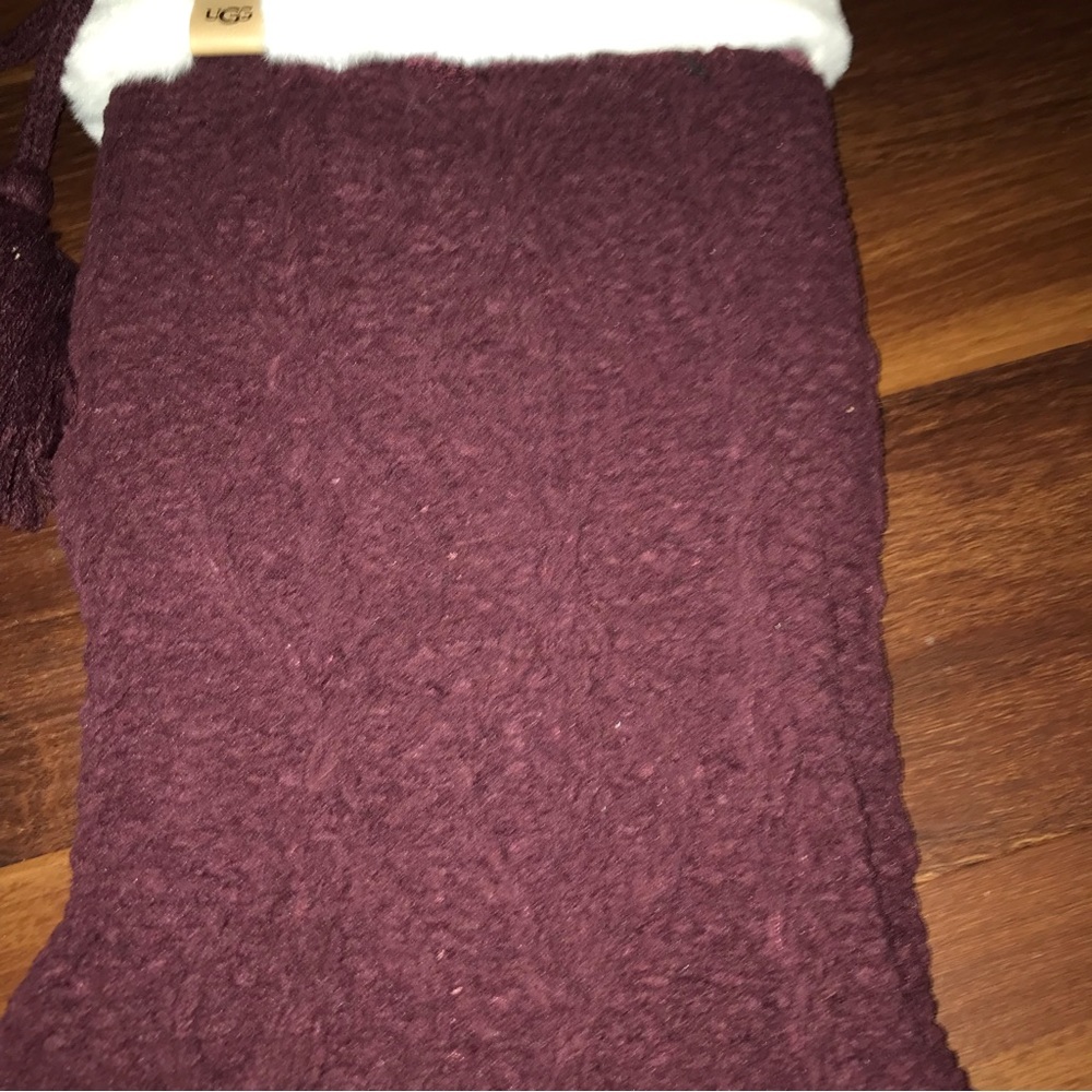 UGG Lita Christmas Stocking in Cabernet NWT - Picture 5 of 8